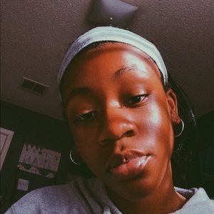 Meet your Posher, Edikan